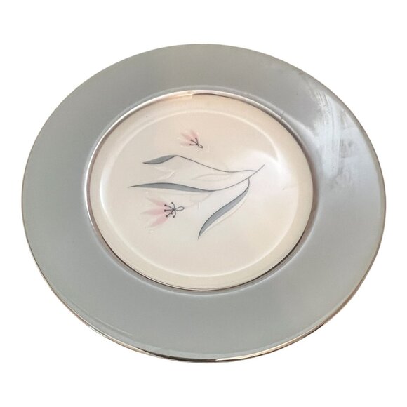 Flair Castleton Collection Bread and Butter Plates Set of 8 Silver Gray Floral - Picture 4 of 9